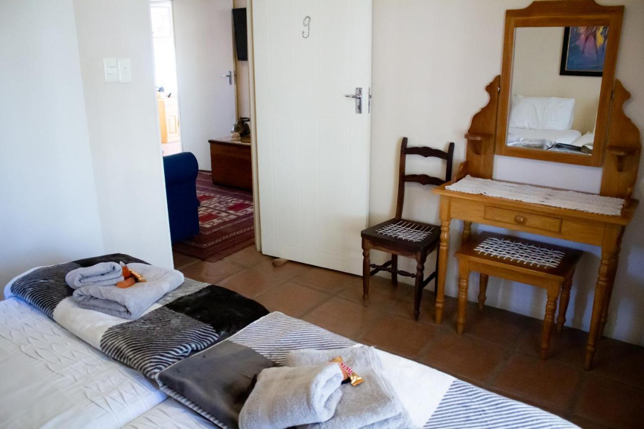 De Oude Yotclub Panzió Oudtshoorn Kültér fotó